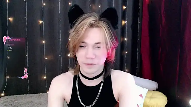 Snapshot of evan_reinhart chatting on 8, 11, 2025 evan reinhart online show from 8, 11, 2025