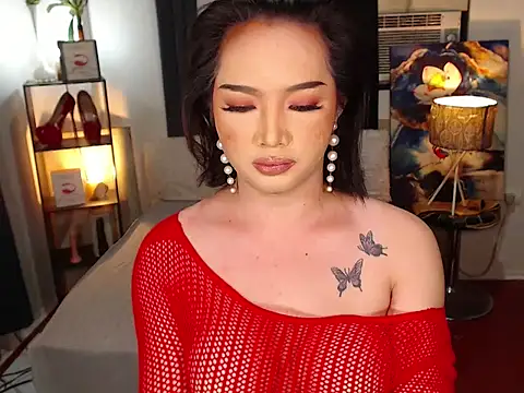 xXCompassionateLoveXx online show from 18, 10, 2025