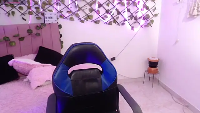 isa bunny18 online show from 12, 11, 2025