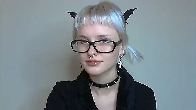 Snapshot of Paradoxy_ chatting on 23, 10, 2025 Paradoxy online show from 23, 10, 2025