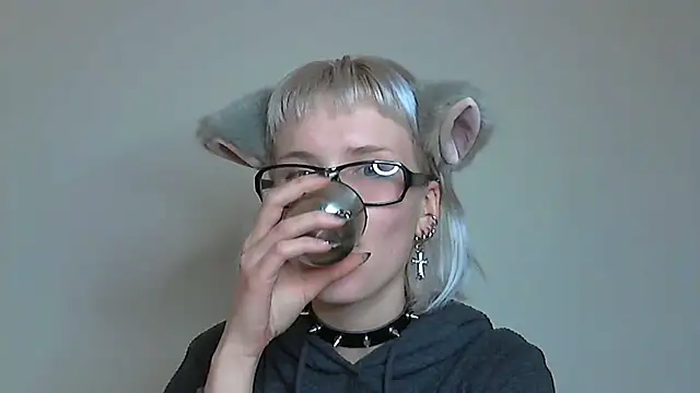 Snapshot of Paradoxy_ chatting on 24, 10, 2025 Paradoxy online show from 24, 10, 2025