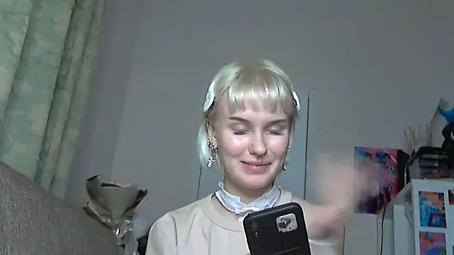 Snapshot of Paradoxy_ chatting on 15, 12, 2025 Paradoxy online show from 15, 12, 2025