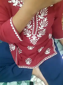 Snapshot of Minakshi_677 chatting on 29, 10, 2025 Minakshi 677 online show from 29, 10, 2025