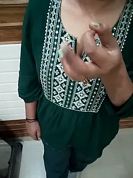 Snapshot of Minakshi_677 chatting on 16, 12, 2025 Minakshi 677 online show from 16, 12, 2025