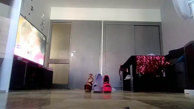 vanessadeesse online show from 18, 6, 2026