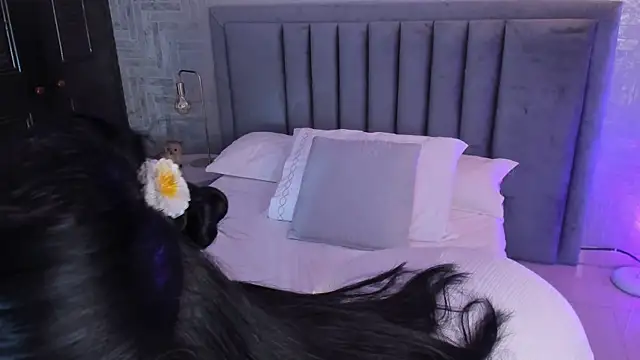 EmmaBlossom online show from 12, 4, 2026