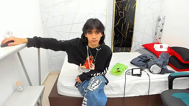 Lovers 21 online show from 12, 11, 2025