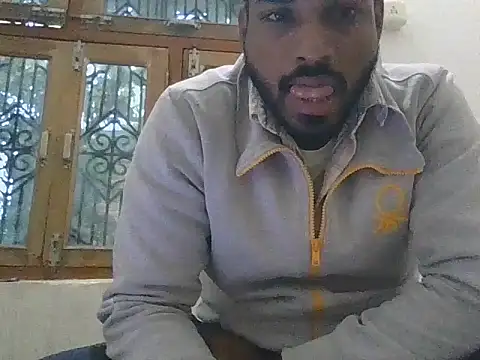 Snapshot of Raw12499 chatting on 17, 12, 2025 Raw12499 online show from 17, 12, 2025