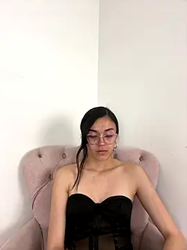Snapshot of Liaa_sr chatting on 11, 10, 2025 Liaa sr online show from 11, 10, 2025