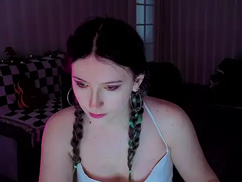 violet-siren-x online show from 15, 5, 2026