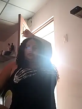 MEYBELLATINA online show from 4, 4, 2026