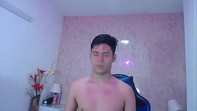 Snapshot of Aaron_Foxxx chatting on 9, 10, 2025 Aaron Foxxx online show from 9, 10, 2025