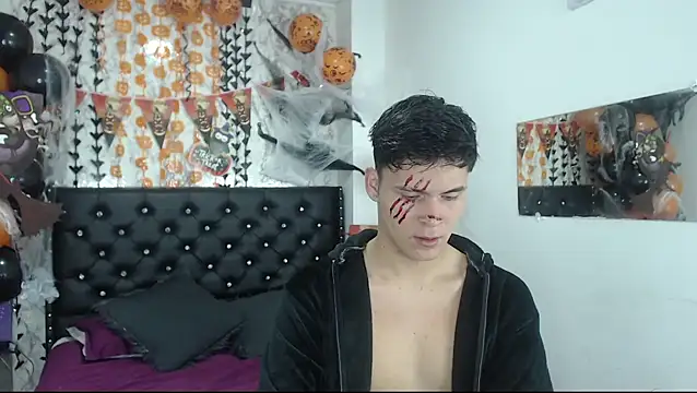 Snapshot of Aaron_Foxxx chatting on 18, 10, 2025 Aaron Foxxx online show from 18, 10, 2025