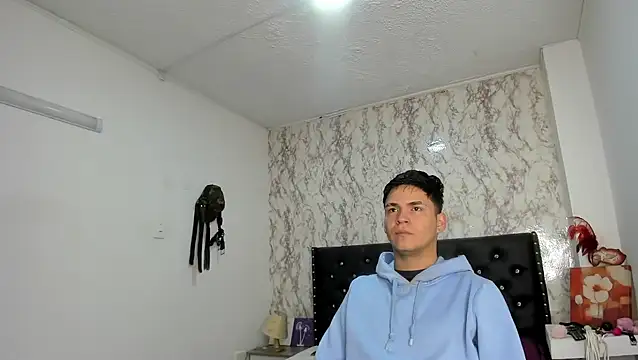 Snapshot of Aaron_Foxxx chatting on 6, 11, 2025 Aaron Foxxx online show from 6, 11, 2025