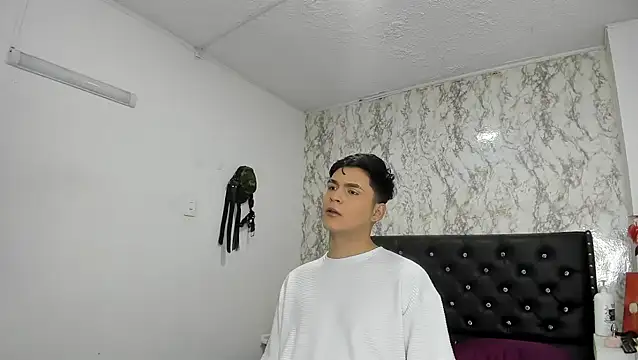 Snapshot of Aaron_Foxxx chatting on 7, 11, 2025 Aaron Foxxx online show from 7, 11, 2025