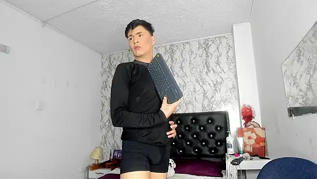 Snapshot of Aaron_Foxxx chatting on 15, 11, 2025 Aaron Foxxx online show from 15, 11, 2025