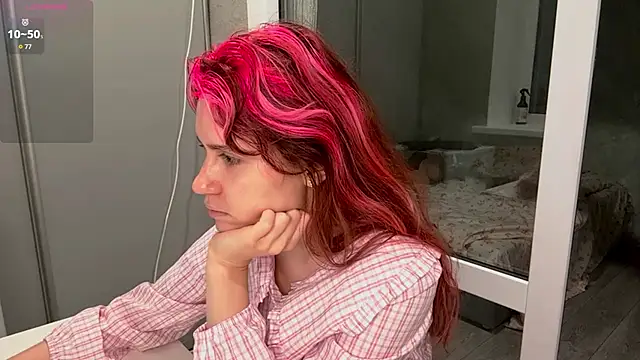 Snapshot of FawnDubler chatting on 9, 10, 2025 FawnDubler online show from 9, 10, 2025