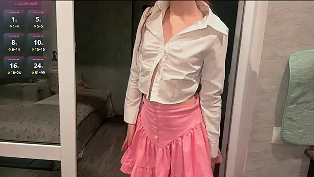 Snapshot of FawnDubler chatting on 26, 10, 2025 FawnDubler online show from 26, 10, 2025