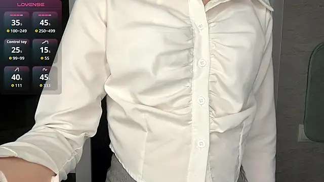 Snapshot of FawnDubler chatting on 23, 11, 2025 FawnDubler online show from 23, 11, 2025