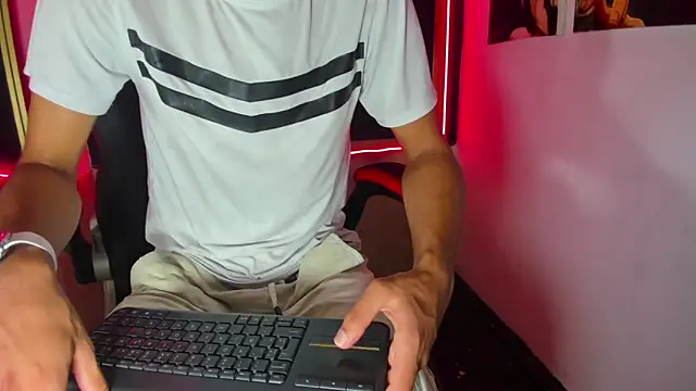 Snapshot of Stiben_boy chatting on 27, 9, 2025 Stiben boy online show from 27, 9, 2025