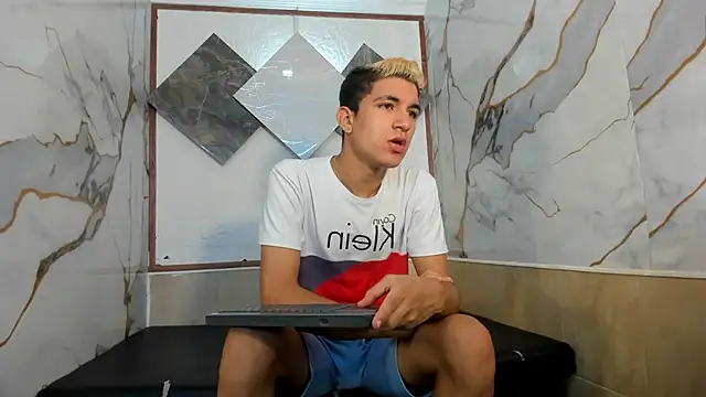 Snapshot of Stiben_boy chatting on 10, 10, 2025 Stiben boy online show from 10, 10, 2025