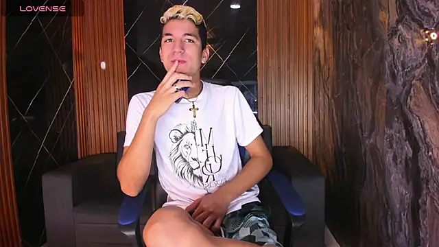 Snapshot of Stiben_boy chatting on 15, 10, 2025 Stiben boy online show from 15, 10, 2025