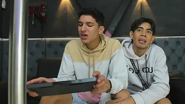 Snapshot of Stiben_boy chatting on 8, 11, 2025 Stiben boy online show from 8, 11, 2025