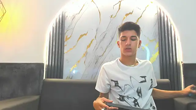 Snapshot of Stiben_boy chatting on 21, 11, 2025 Stiben boy online show from 21, 11, 2025