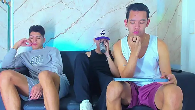 Snapshot of Stiben_boy chatting on 24, 11, 2025 Stiben boy online show from 24, 11, 2025