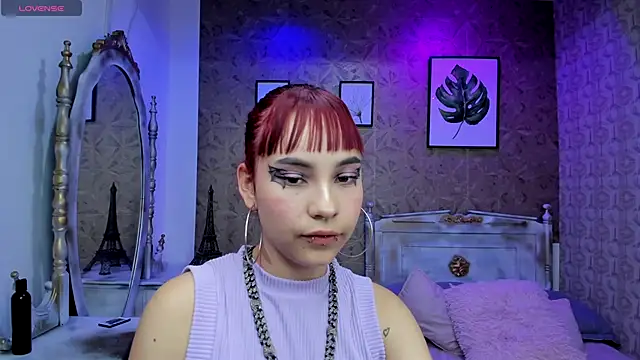 Snapshot of Megane_whitte chatting on 5, 10, 2025 Megane whitte online show from 5, 10, 2025