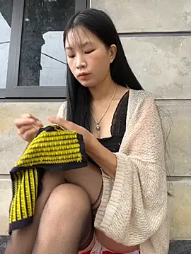 Snapshot of -mayhan11 chatting on 14, 10, 2025 -mayhan11 online show from 14, 10, 2025