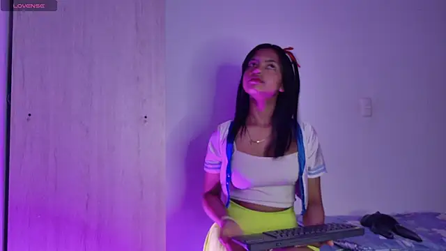 Snapshot of miamiller188 chatting on 8, 11, 2025 miamiller188 online show from 8, 11, 2025