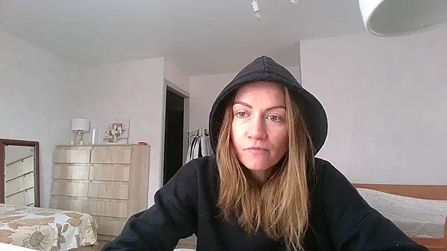 Thavione online show from 3, 3, 2026