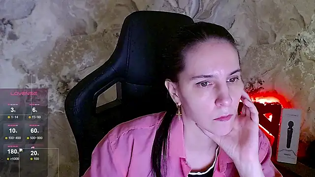 Irwi Tomboy online show from 1, 6, 2026
