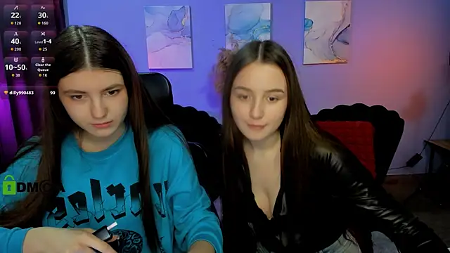 Snapshot of leslie_bird chatting on 8, 11, 2025 leslie bird online show from 8, 11, 2025