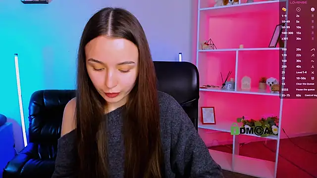 Snapshot of leslie_bird chatting on 15, 11, 2025 leslie bird online show from 15, 11, 2025