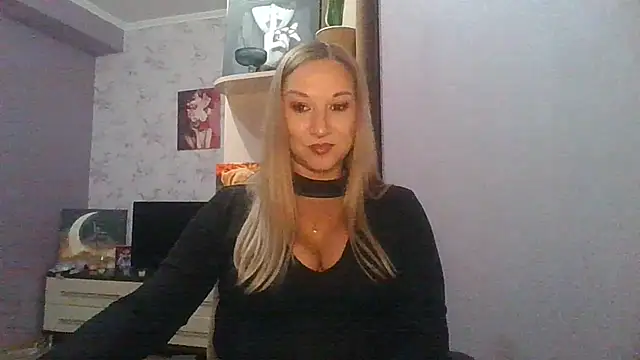 Snapshot of marii-a39 chatting on 5, 10, 2025 marii-a39 online show from 5, 10, 2025