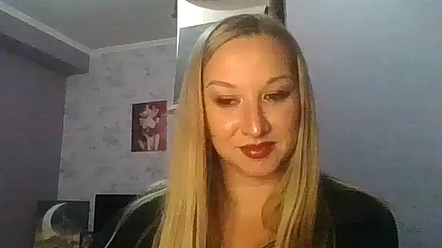 Snapshot of marii-a39 chatting on 6, 10, 2025 marii-a39 online show from 6, 10, 2025