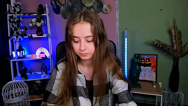 rebecca smile online show from 14, 11, 2025