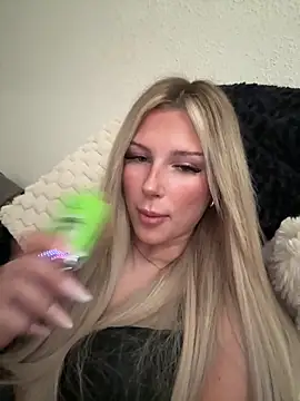 blondeeee online show from 8, 4, 2026