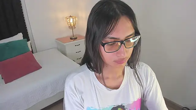 Snapshot of cherrylady_02 chatting on 19, 10, 2025 cherrylady 02 online show from 19, 10, 2025