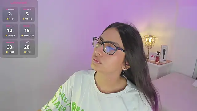 Snapshot of cherrylady_02 chatting on 28, 11, 2025 cherrylady 02 online show from 28, 11, 2025