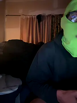 Snapshot of ThrowedWorldWide chatting on 10, 11, 2025 ThrowedWorldWide online show from 10, 11, 2025