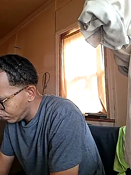 ThrowedWorldWide online show from 4, 12, 2025