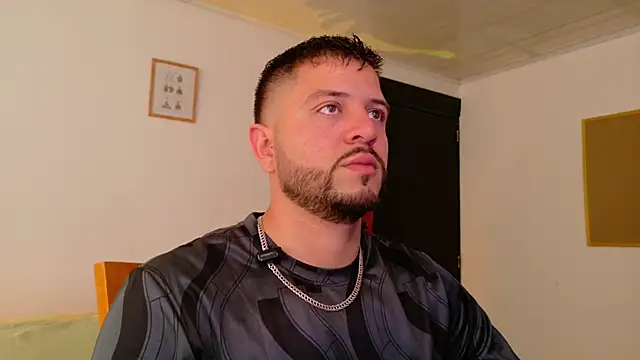 Snapshot of TomSloam chatting on 26, 11, 2025 TomSloam online show from 26, 11, 2025