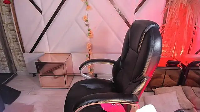 Irina Rouse online show from 15, 4, 2026