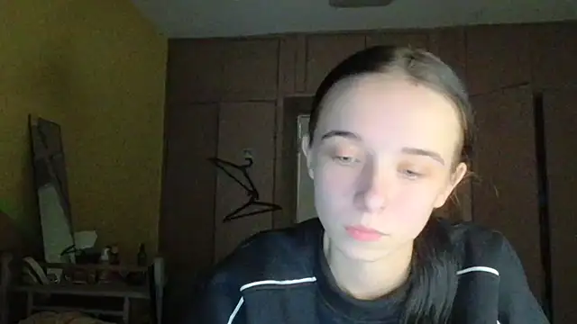 Snapshot of Emilia_Light chatting on 14, 10, 2025 Emilia Light online show from 14, 10, 2025