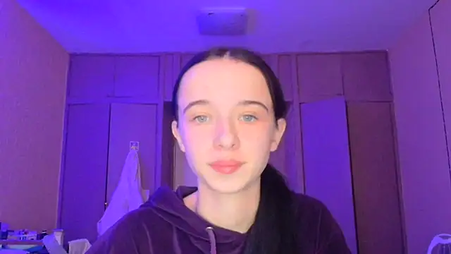 Emilia Light online show from 14, 11, 2025