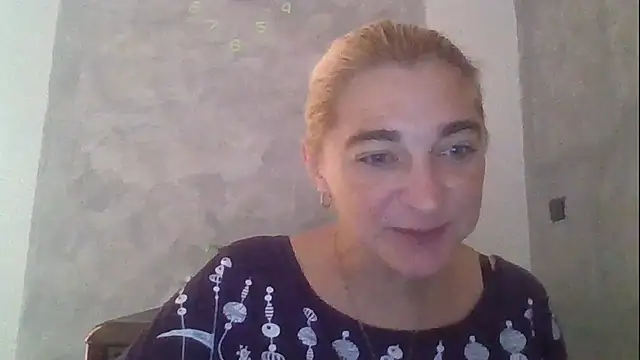 Snapshot of GoldenAngelMilf chatting on 1, 10, 2025 GoldenAngelMilf online show from 1, 10, 2025