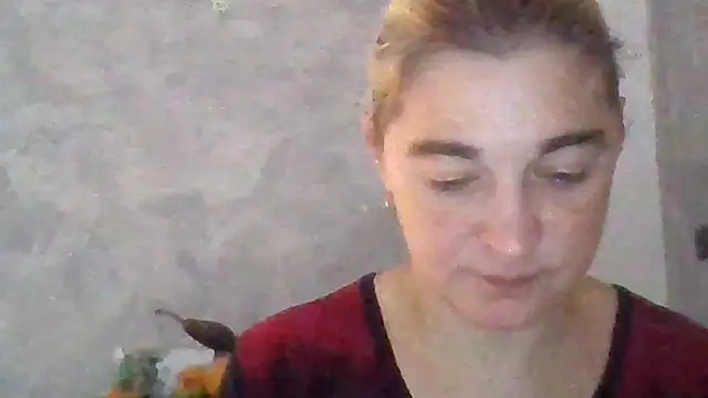 Snapshot of GoldenAngelMilf chatting on 3, 11, 2025 GoldenAngelMilf online show from 3, 11, 2025